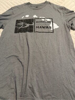 Honolua Hawaii Gray Graphic Short Sleeve Tee